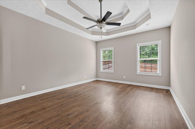 404 Glenstone Springs Dr, Clarksville, TN 37043