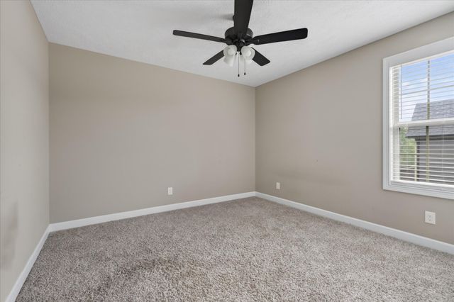 404 Glenstone Springs Dr, Clarksville, TN 37043