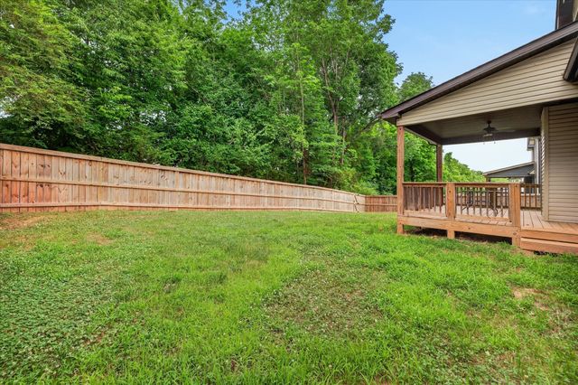 404 Glenstone Springs Dr, Clarksville, TN 37043