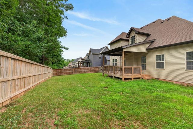 404 Glenstone Springs Dr, Clarksville, TN 37043