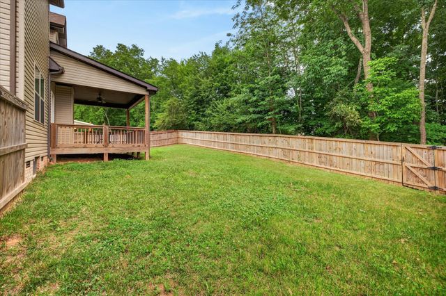 404 Glenstone Springs Dr, Clarksville, TN 37043