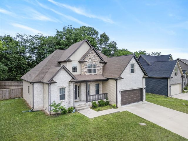 404 Glenstone Springs Dr, Clarksville, TN 37043