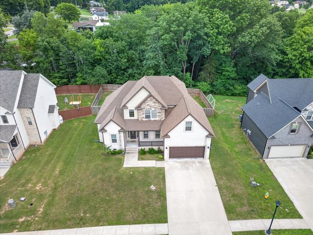 404 Glenstone Springs Dr, Clarksville, TN 37043