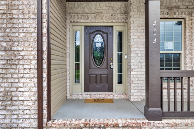 404 Glenstone Springs Dr, Clarksville, TN 37043