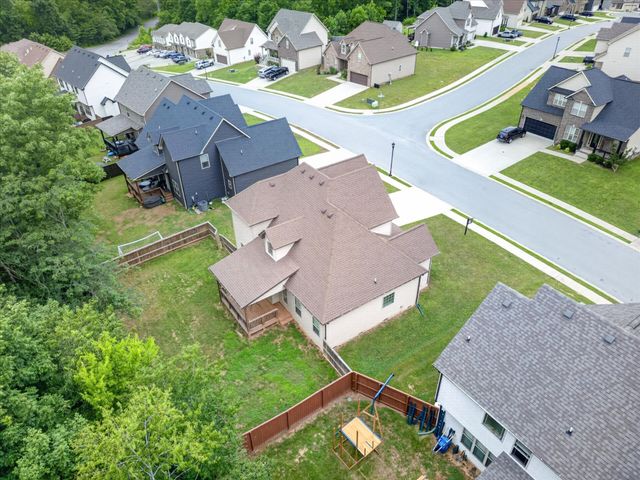 404 Glenstone Springs Dr, Clarksville, TN 37043
