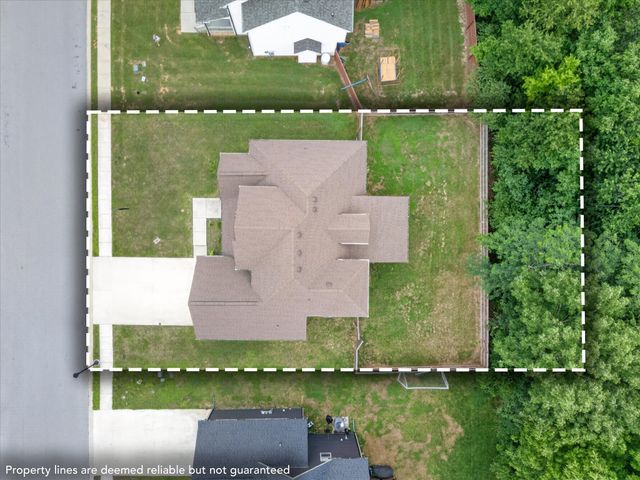 404 Glenstone Springs Dr, Clarksville, TN 37043