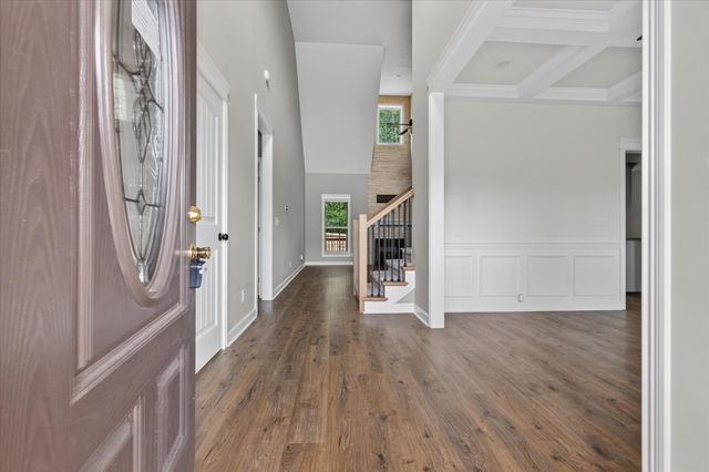 404 Glenstone Springs Dr, Clarksville, TN 37043