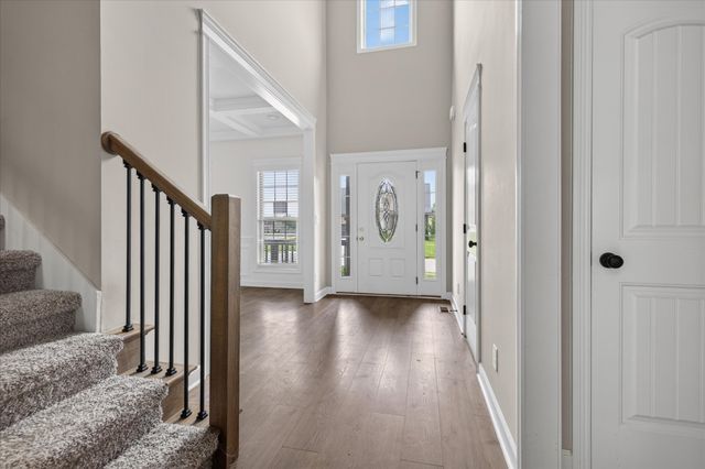 404 Glenstone Springs Dr, Clarksville, TN 37043