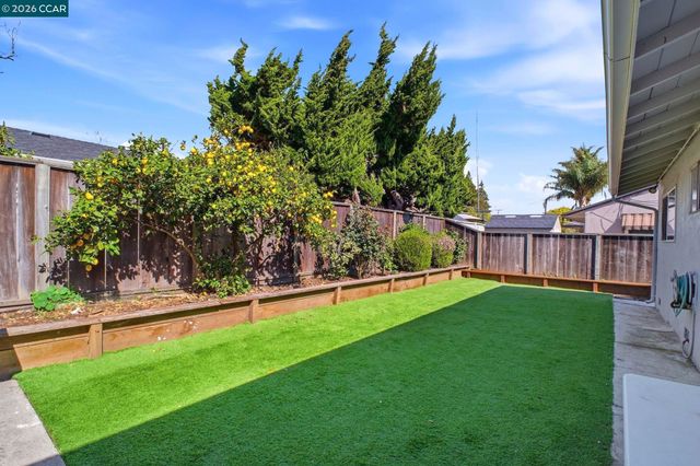 26147 Danforth Ln, Hayward, CA 94545