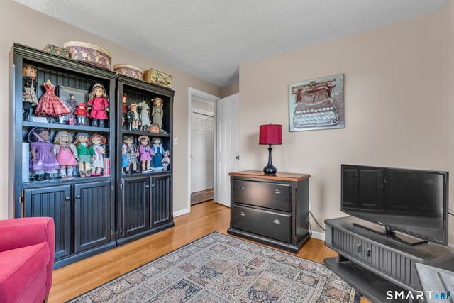 16 Palanga Road, North Branford, CT 06472