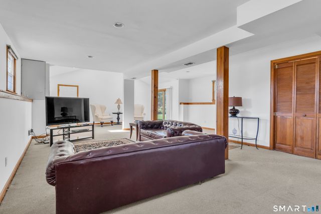 16 Palanga Road, North Branford, CT 06472