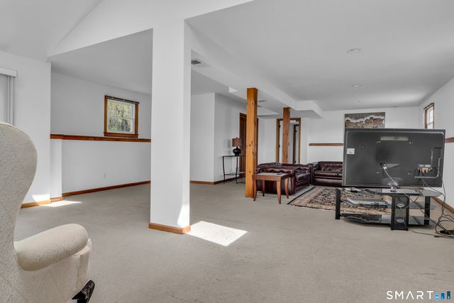 16 Palanga Road, North Branford, CT 06472