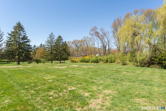 16 Palanga Road, North Branford, CT 06472