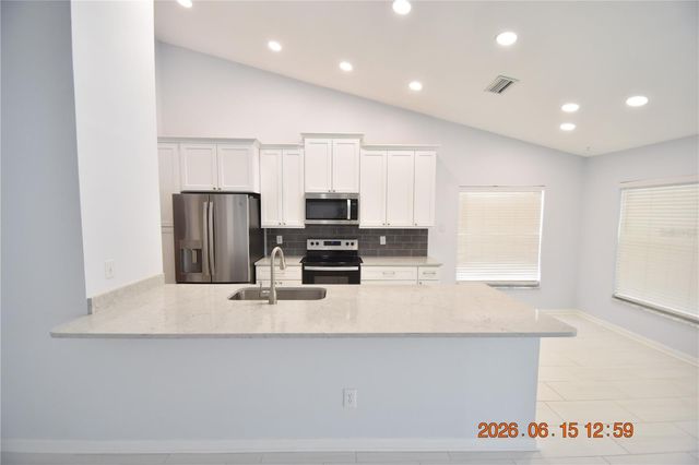 9304 HERITAGE OAK COURT, Tampa, FL 33647
