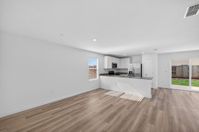 7478 Chadbourne Way, Sacramento, CA 95829