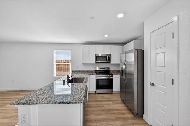 7478 Chadbourne Way, Sacramento, CA 95829