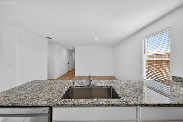 7478 Chadbourne Way, Sacramento, CA 95829