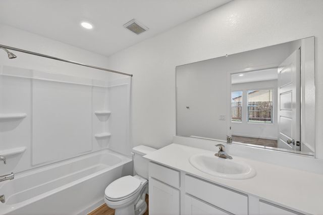 7478 Chadbourne Way, Sacramento, CA 95829