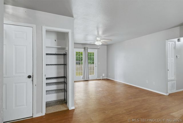 323 W Cypress Street, Coweta, OK 74429