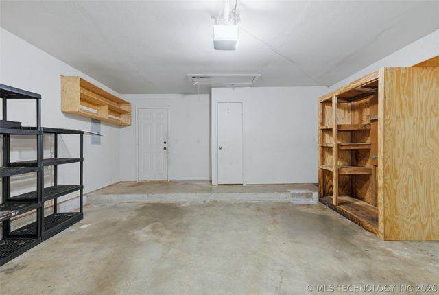 323 W Cypress Street, Coweta, OK 74429