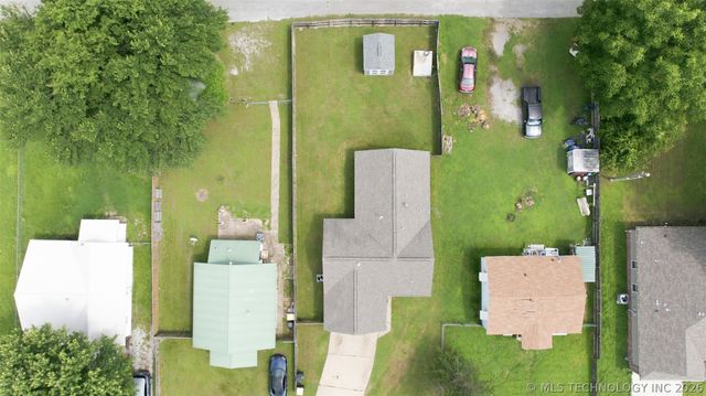 323 W Cypress Street, Coweta, OK 74429