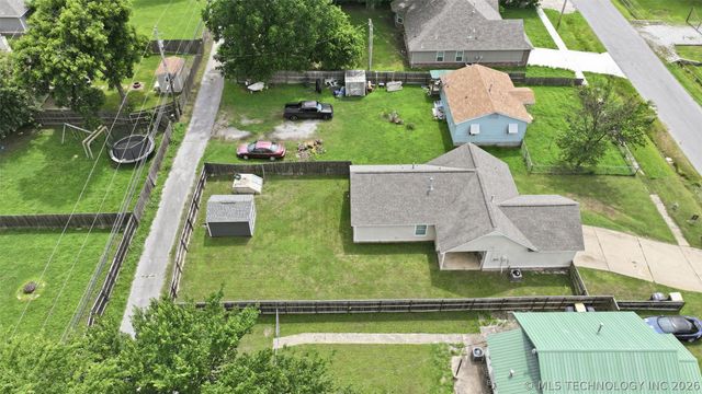 323 W Cypress Street, Coweta, OK 74429