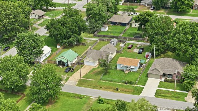 323 W Cypress Street, Coweta, OK 74429