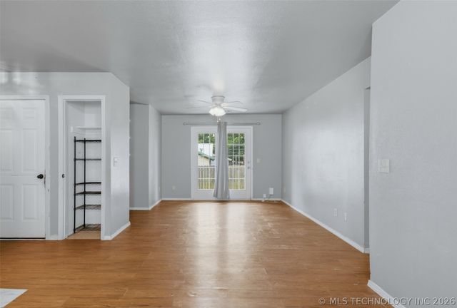 323 W Cypress Street, Coweta, OK 74429