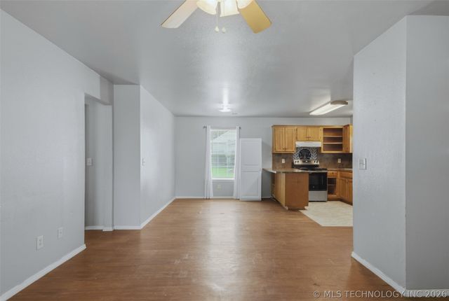 323 W Cypress Street, Coweta, OK 74429