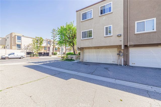 21901 Lassen Street 155, Chatsworth, CA 91311