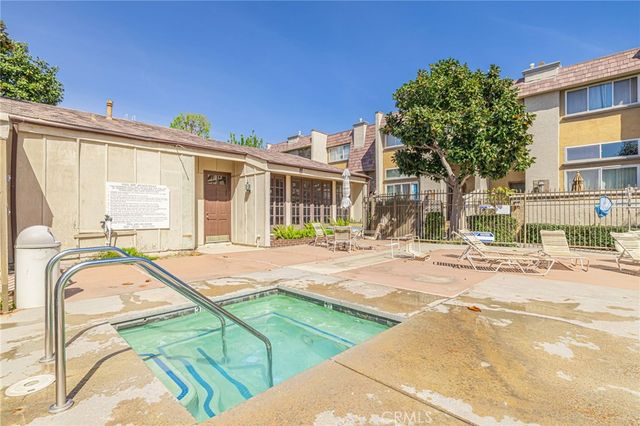 21901 Lassen Street 155, Chatsworth, CA 91311