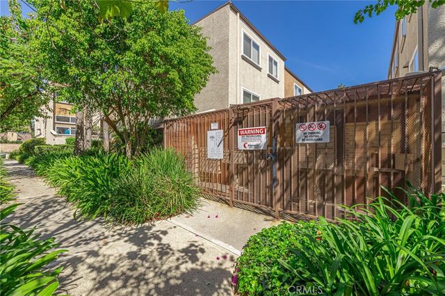 21901 Lassen Street 155, Chatsworth, CA 91311