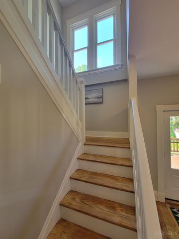 103 W Sharon Road, Glendale, OH 45246