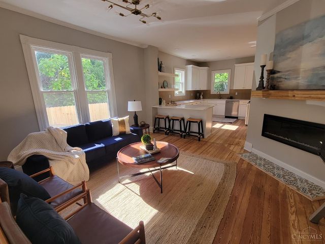 103 W Sharon Road, Glendale, OH 45246