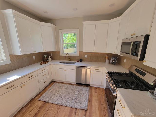103 W Sharon Road, Glendale, OH 45246