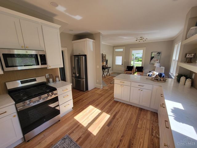 103 W Sharon Road, Glendale, OH 45246