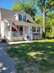 103 W Sharon Road, Glendale, OH 45246