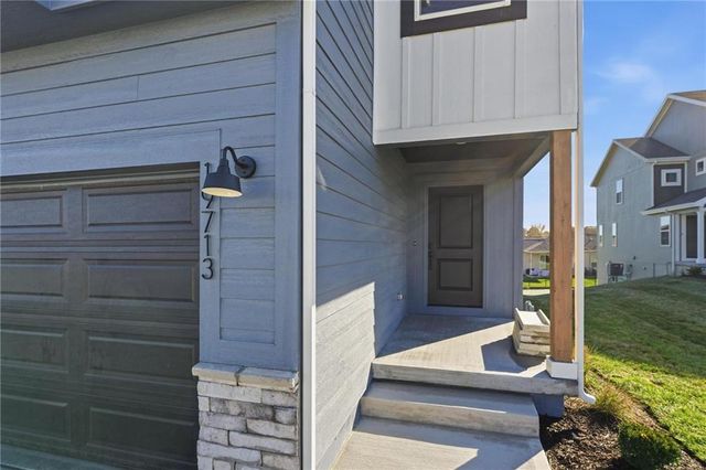 19713 W 195th Place, Spring Hill, KS 66083