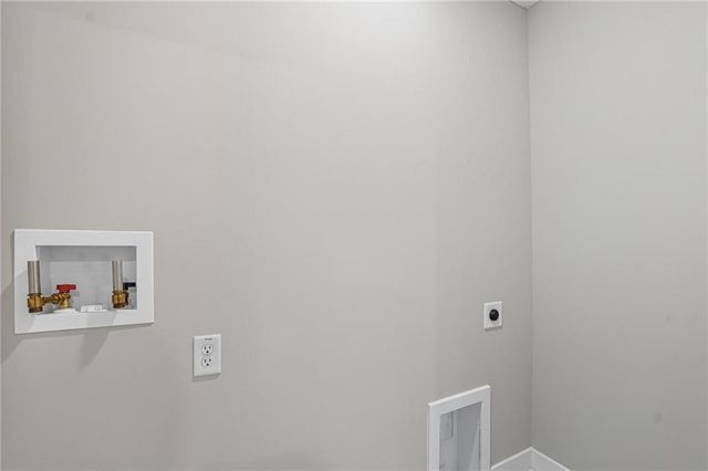 19713 W 195th Place, Spring Hill, KS 66083