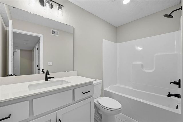 19713 W 195th Place, Spring Hill, KS 66083