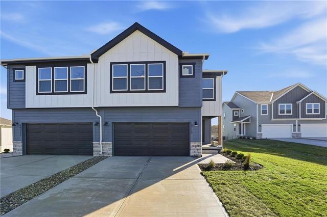 19713 W 195th Place, Spring Hill, KS 66083