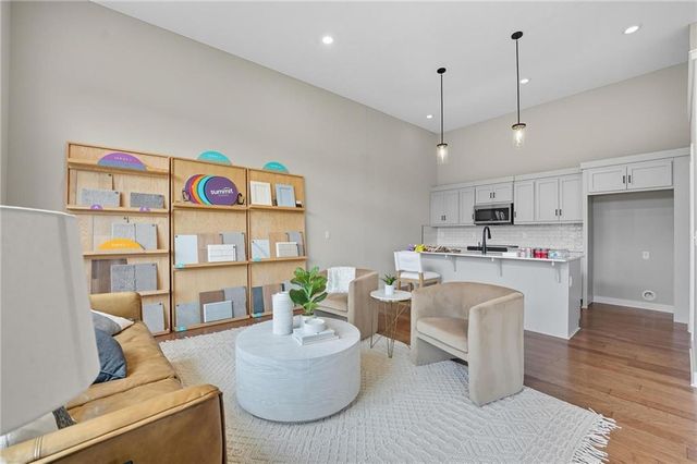 19713 W 195th Place, Spring Hill, KS 66083