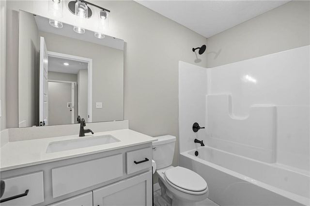 19713 W 195th Place, Spring Hill, KS 66083