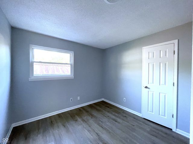 5237 Chisolm Trail, Indianapolis, IN 46237