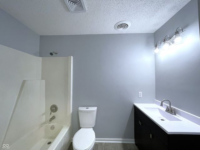 5237 Chisolm Trail, Indianapolis, IN 46237