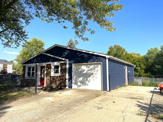 5237 Chisolm Trail, Indianapolis, IN 46237