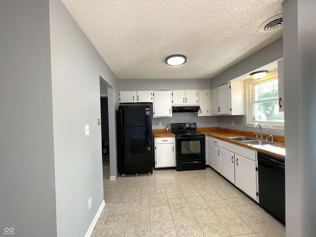 5237 Chisolm Trail, Indianapolis, IN 46237