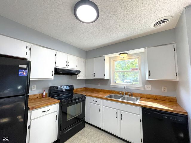 5237 Chisolm Trail, Indianapolis, IN 46237