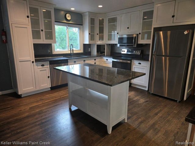 1125 S Long Lake Boulevard, Lake Orion, MI 48362