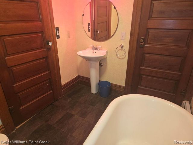 1125 S Long Lake Boulevard, Lake Orion, MI 48362